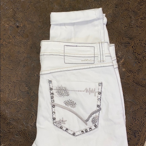 Jeans - Picture 4 of 4